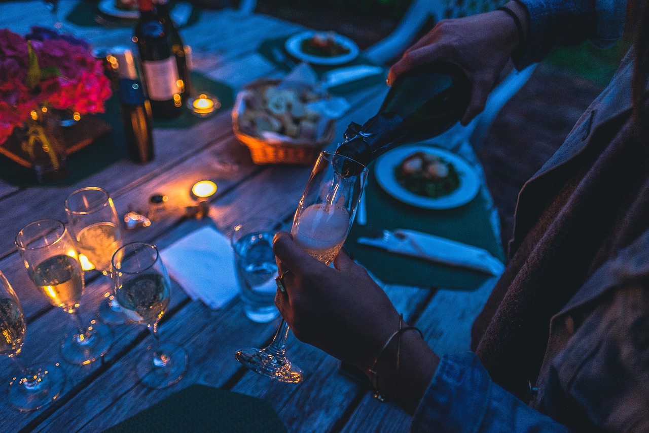 découvrez notre sélection de bouteilles en verre élégantes et durables, idéales pour conserver vos boissons et produits en toute sécurité.