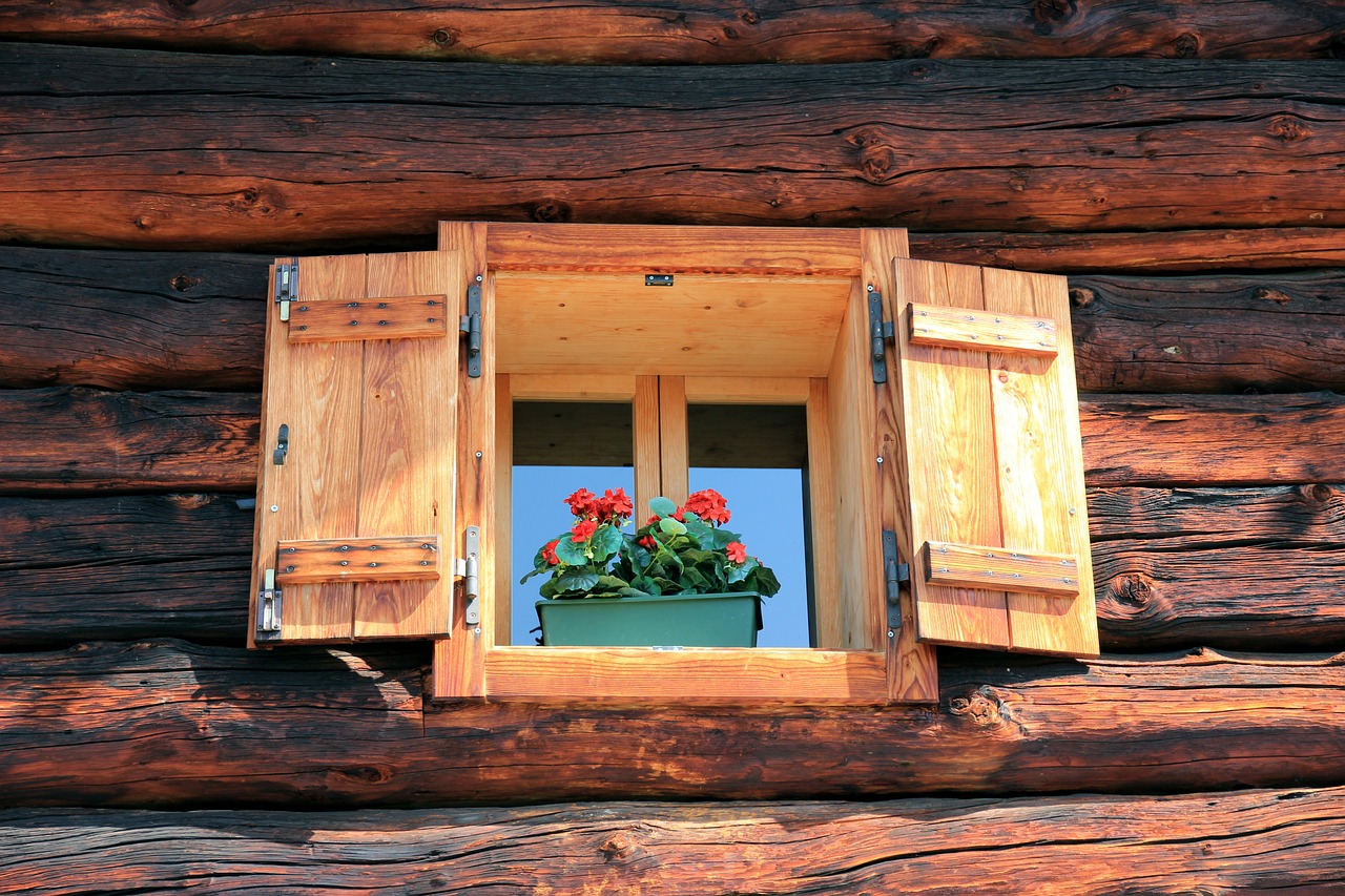 découvrez notre collection de volets en bois élégants et durables, parfaits pour protéger votre maison tout en apportant charme et authenticité à votre décoration extérieure.