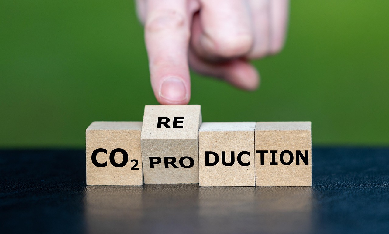 découvrez ce qu'est l'empreinte carbone, comment elle impacte l'environnement et des conseils pour la réduire efficacement au quotidien.