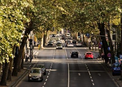 Impact des Transports sur les Émissions de Gaz à Effet de Serre : Enjeux et Solutions