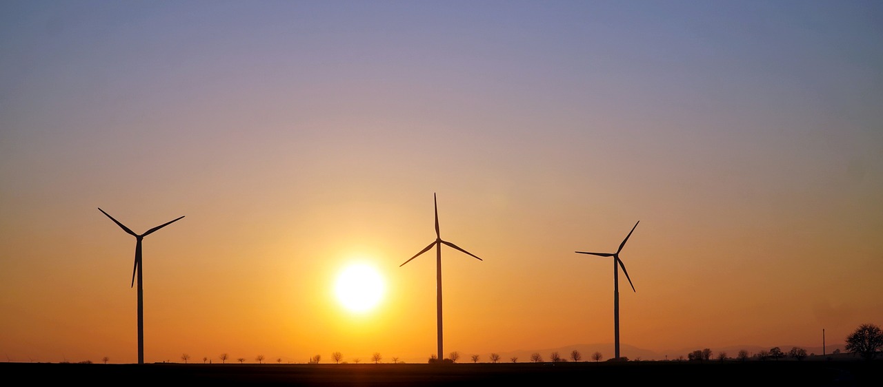 Énergie fossile versus renouvelable : Quel impact sur les émissions de CO2 en remplacement du nucléaire ?