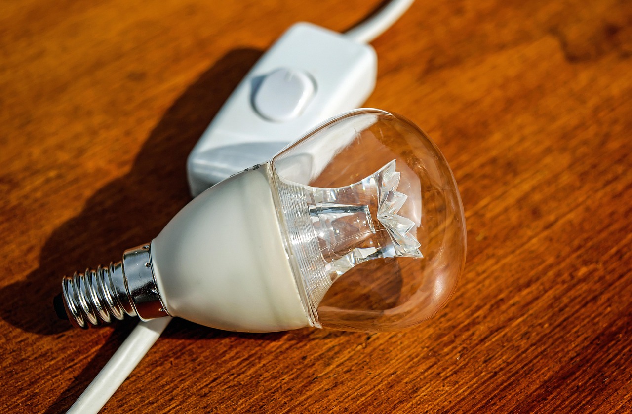 Le prix de l’électricité a-t-il véritablement doublé à cause des énergies renouvelables, notamment l’éolien ?