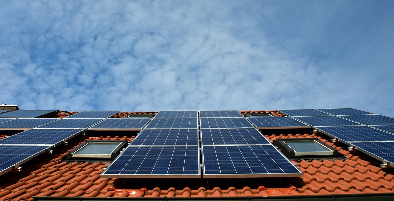 découvrez les avantages des panneaux solaires : une solution écologique pour réduire vos factures d'énergie tout en préservant l'environnement. informez-vous sur les technologies, l'installation et les aides disponibles pour un passage à l'énergie solaire réussi.