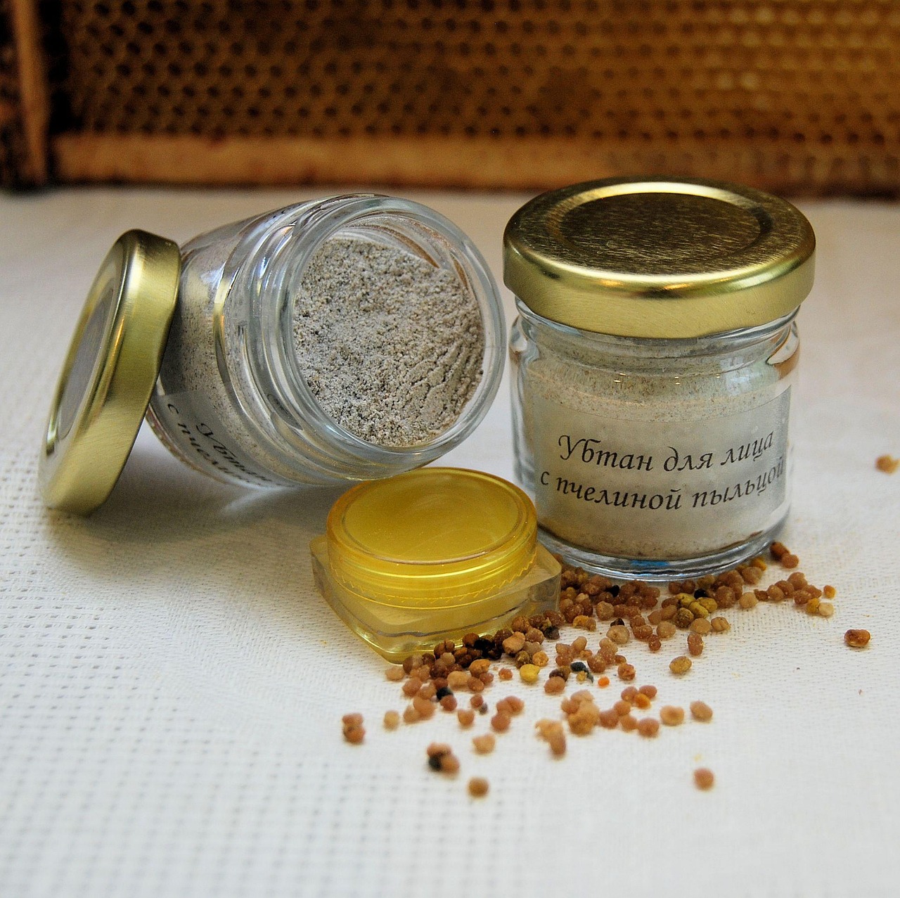 découvrez comment créer vos cosmétiques naturels faits maison avec des ingrédients simples et efficaces pour une beauté saine et respectueuse de votre peau.