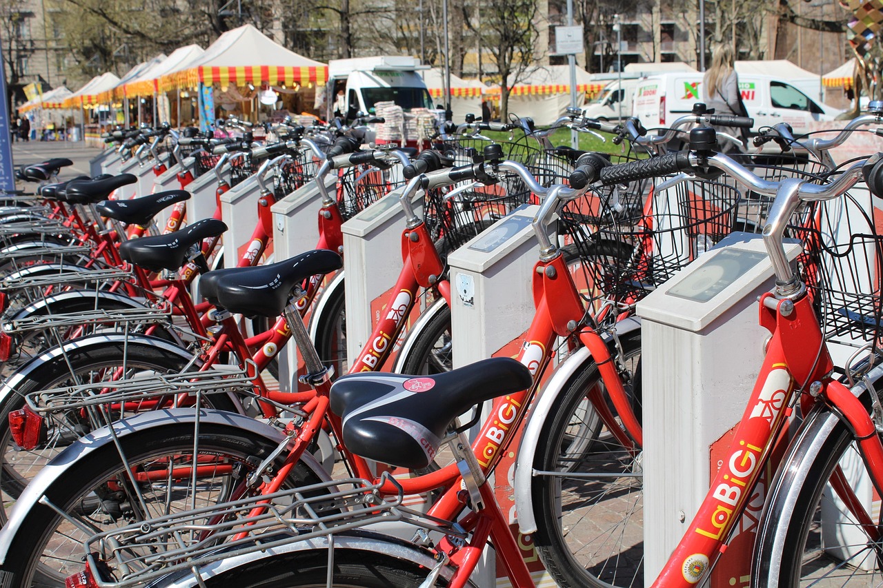 d&eacute;couvrez les &eacute;conomies r&eacute;alis&eacute;es gr&acirc;ce aux v&eacute;los d'entreprise : avantages fiscaux, r&eacute;duction des co&ucirc;ts de transport et promotion d'un mode de vie sain au travail.
