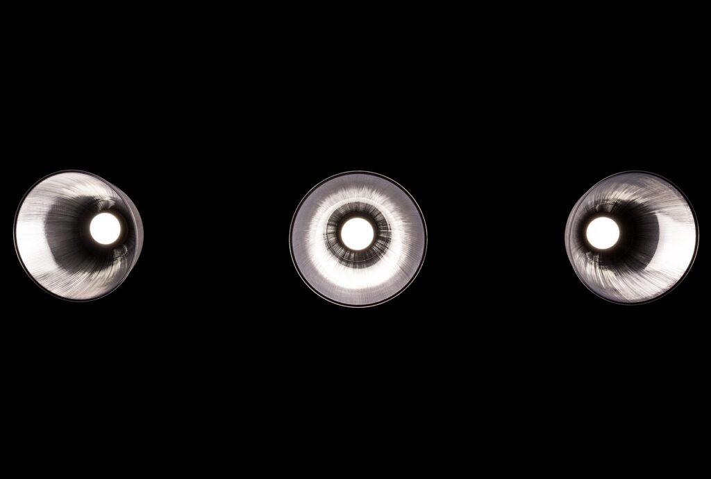 d&eacute;couvrez notre s&eacute;lection de lampes solaires &eacute;cologiques et &eacute;conomiques, parfaites pour &eacute;clairer vos espaces ext&eacute;rieurs tout en respectant l'environnement.